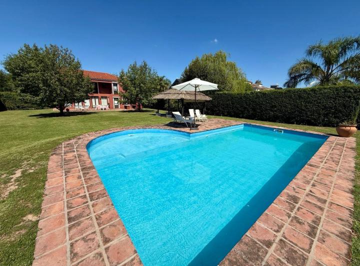 Casa · 1500m² · 5 Ambientes