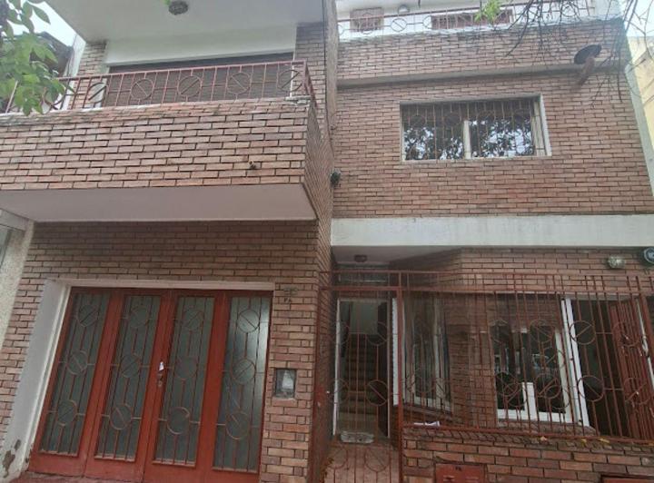 Casa · 306m² · 12 Ambientes · 3 Cocheras
