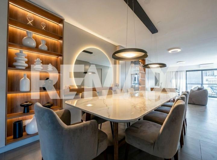 Departamento · 233m² · 6 Ambientes · 2 Cocheras