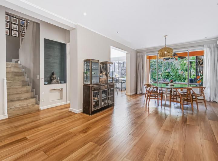 Casa · 350m² · 8 Ambientes · 1 Cochera