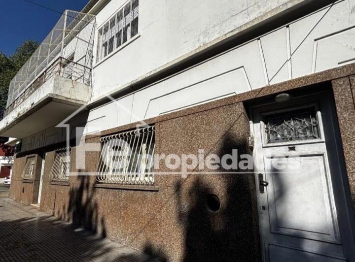 Casa · 200m² · 7 Ambientes · 1 Cochera