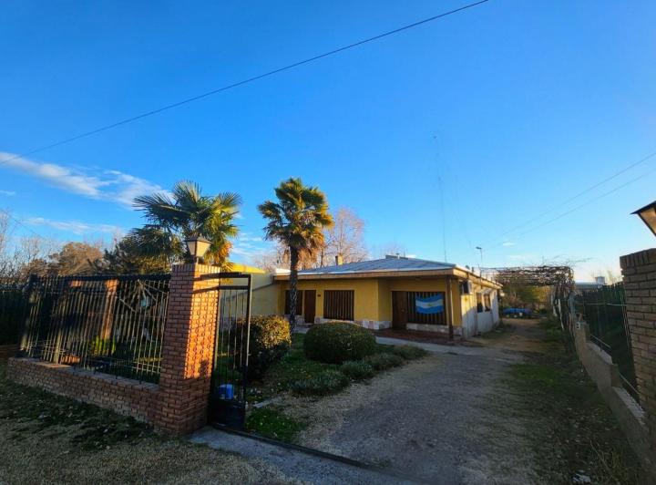 Casa · 289m² · 6 Ambientes · 4 Cocheras