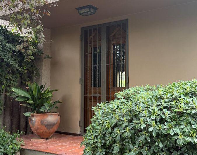Casa · 205m² · 6 Ambientes · 3 Cocheras