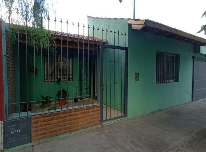 Casa · 100m² · 4 Ambientes · 2 Cocheras