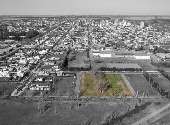 Terreno · 703m²
