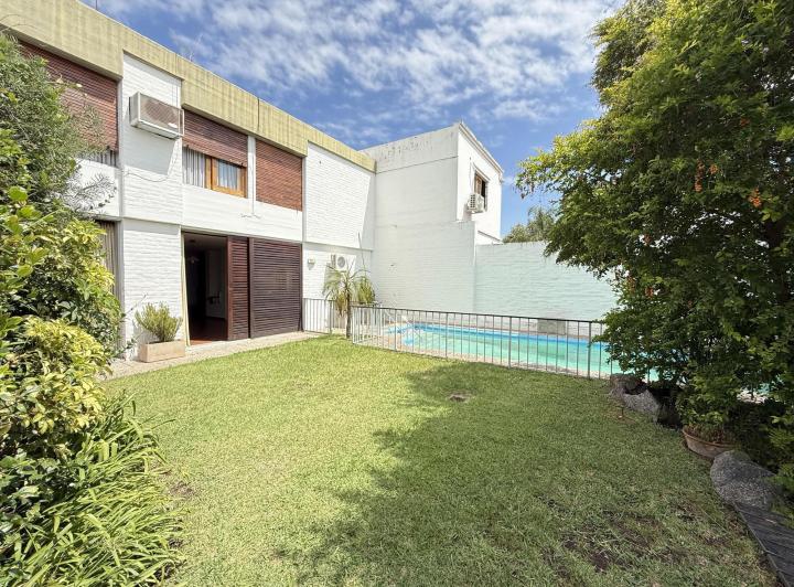 Casa · 210m² · 4 Ambientes