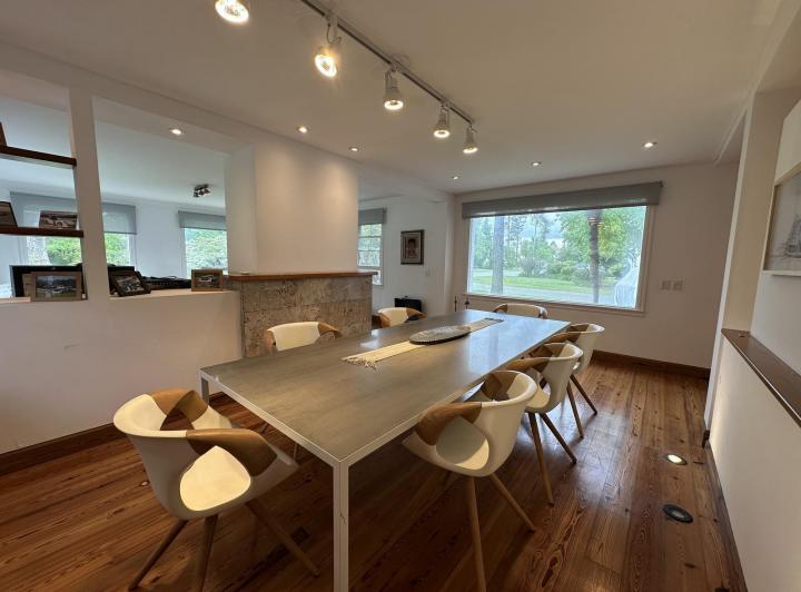 Casa · 264m² · 4 Ambientes · 2 Cocheras