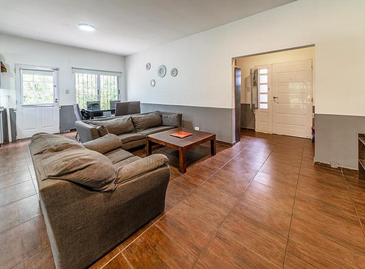 Casa · 93m² · 3 Ambientes · 2 Cocheras