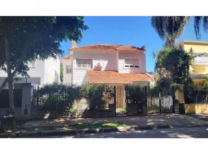 Casa · 208m² · 4 Ambientes · 1 Cochera