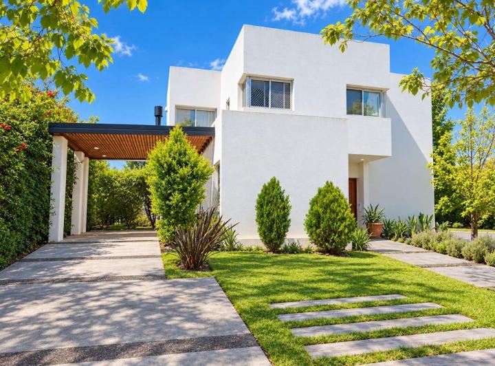 Casa · 226m² · 4 Ambientes · 2 Cocheras