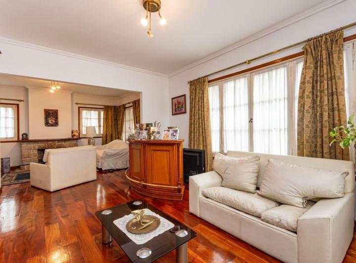 Casa · 550m² · 5 Ambientes · 3 Cocheras