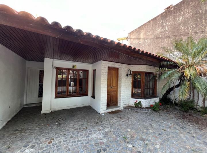 Casa · 115m² · 5 Ambientes · 2 Cocheras