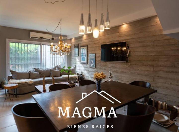 Casa · 185m² · 6 Ambientes · 2 Cocheras