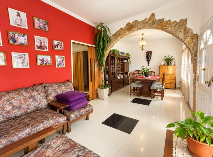 Casa · 180m² · 5 Ambientes · 1 Cochera