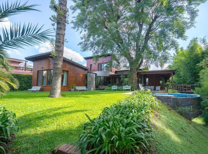 Casa · 466m² · 5 Ambientes · 4 Cocheras