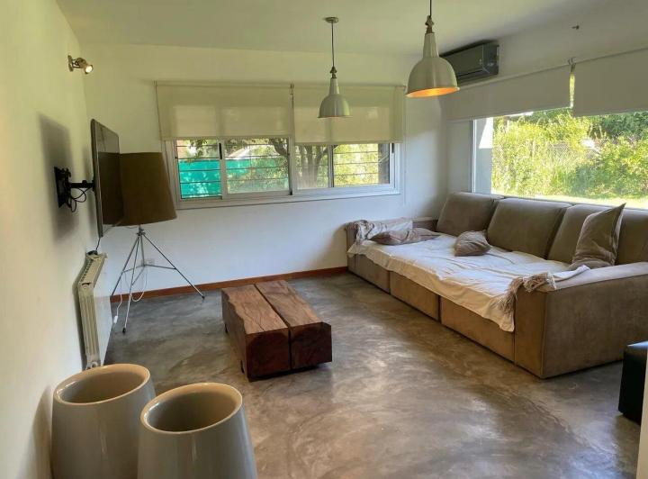 Casa · 300m² · 5 Ambientes · 1 Cochera