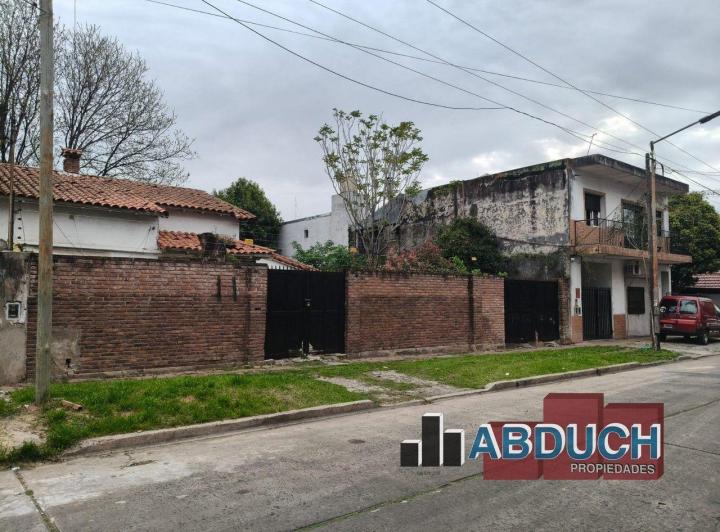 Terreno · 606m²