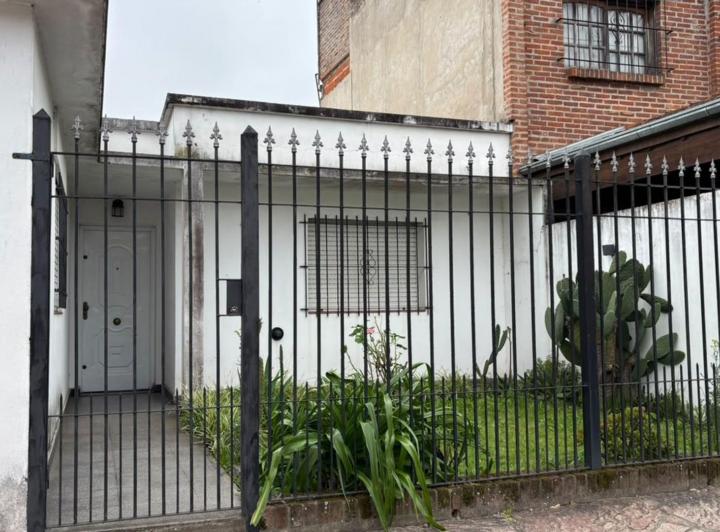 Casa · 55m² · 3 Ambientes · 1 Cochera