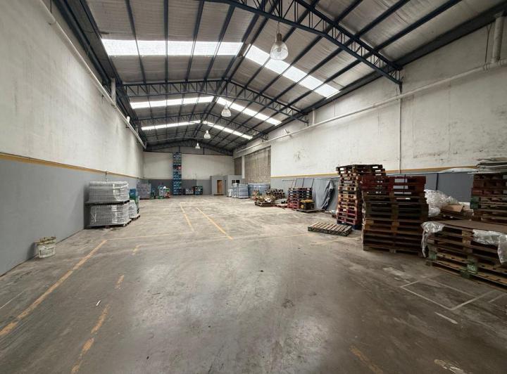 Bodega-Galpón · 360m²