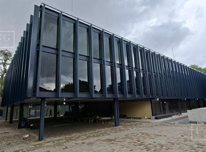 Oficina comercial · 110m² · 1 Ambiente · 5 Cocheras