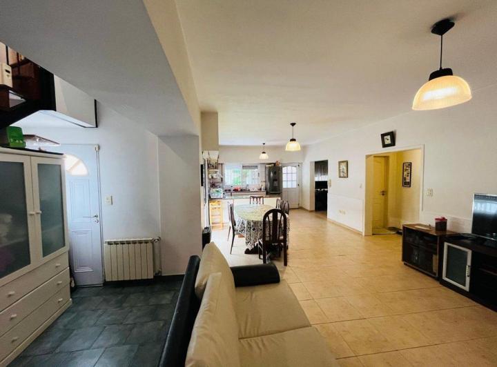 Casa · 207m² · 5 Ambientes · 1 Cochera