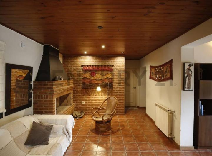 Casa · 173m² · 5 Ambientes · 1 Cochera