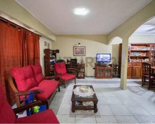 Casa · 160m² · 4 Ambientes · 2 Cocheras