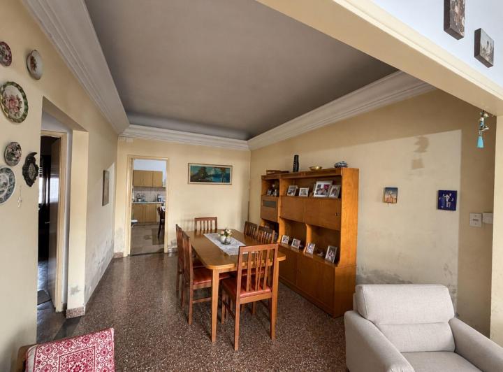 Casa · 180m² · 4 Ambientes · 2 Cocheras