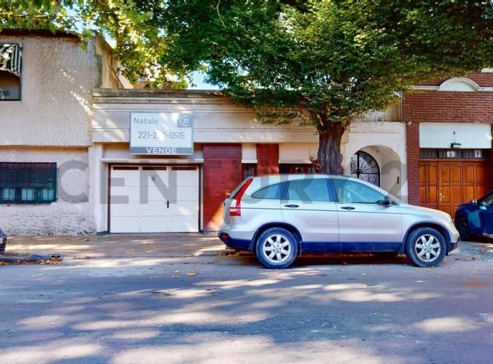 Casa · 258m² · 6 Ambientes · 1 Cochera