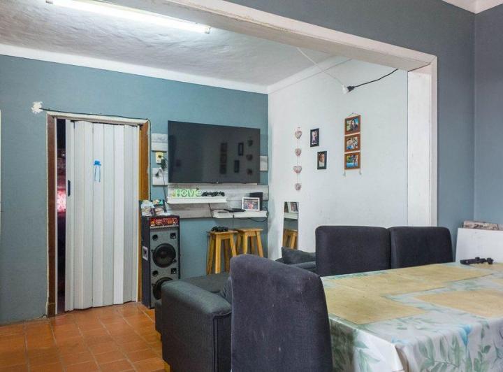 Casa · 230m² · 4 Ambientes · 1 Cochera