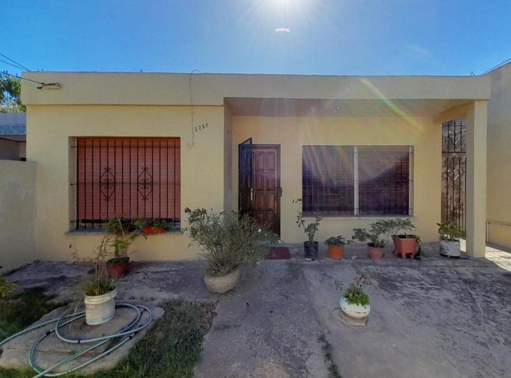 Casa · 100m² · 3 Ambientes · 1 Cochera