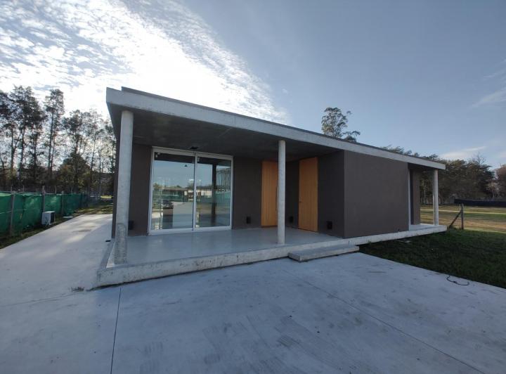 Casa · 220m² · 4 Ambientes · 1 Cochera