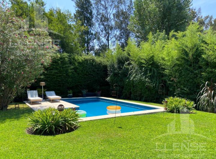 Casa · 187m² · 4 Ambientes · 1 Cochera