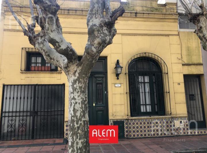 Casa · 138m² · 5 Ambientes · 1 Cochera