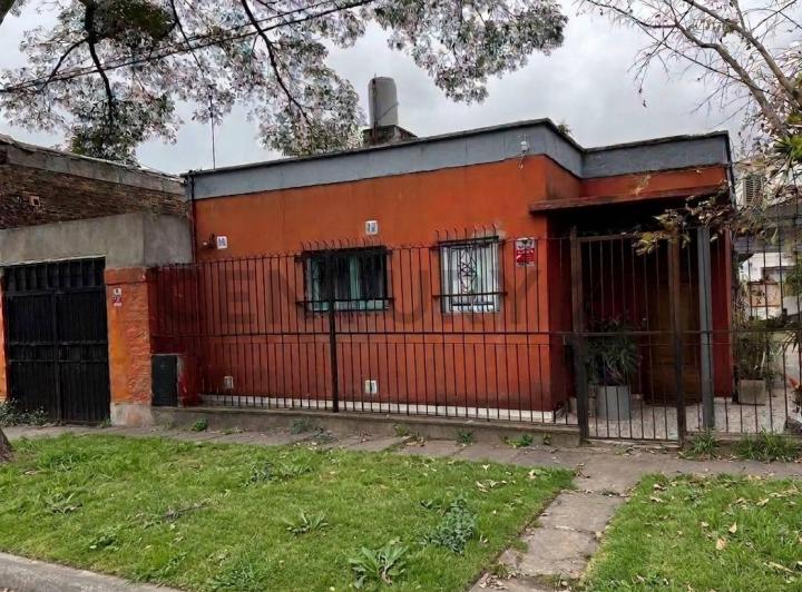 Casa · 90m² · 4 Ambientes · 1 Cochera