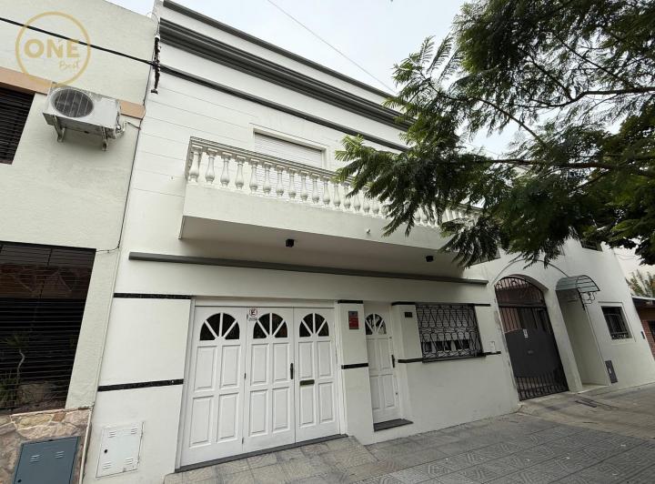 Casa · 200m² · 6 Ambientes · 1 Cochera