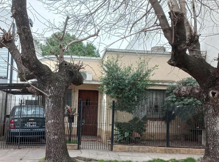 Casa · 122m² · 3 Ambientes · 1 Cochera
