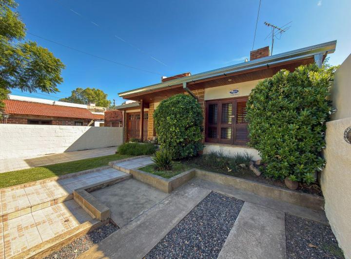 Casa · 135m² · 5 Ambientes · 2 Cocheras