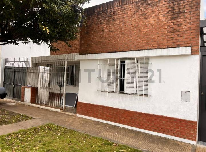 Casa · 36m² · 2 Ambientes · 1 Cochera