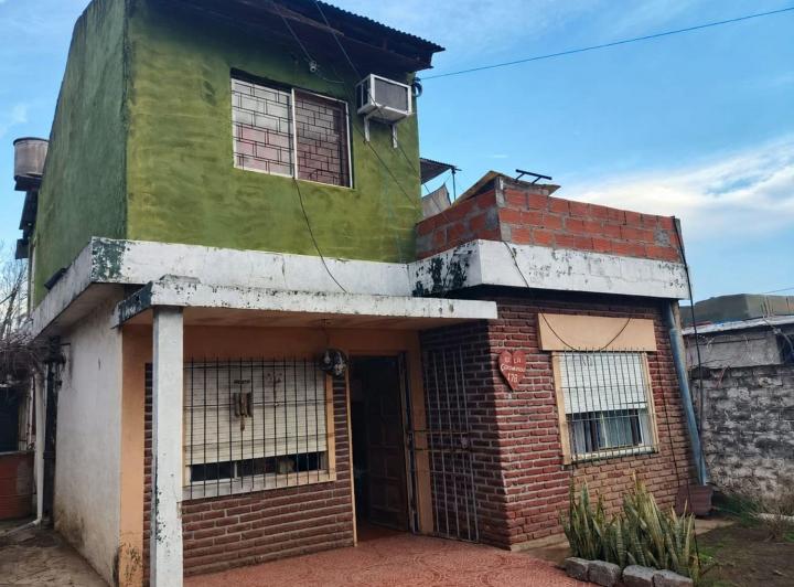 Casa · 79m² · 4 Ambientes · 1 Cochera