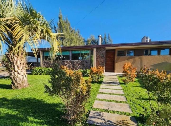 Casa · 100m² · 2 Dormitorios · 2 Cocheras