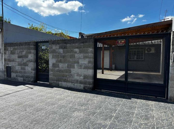 Casa · 245m² · 3 Ambientes · 1 Cochera