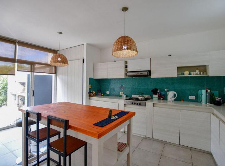 Casa · 140m² · 6 Ambientes · 2 Cocheras