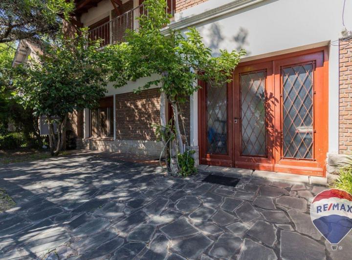 Casa · 175m² · 4 Ambientes · 2 Cocheras