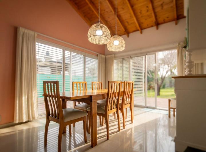 Casa · 137m² · 4 Ambientes · 2 Cocheras