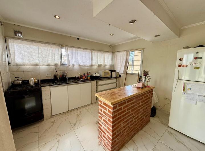 Casa · 82m² · 4 Ambientes · 1 Cochera