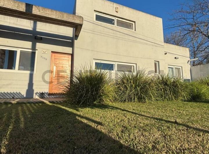 Casa · 80m² · 3 Ambientes · 2 Cocheras