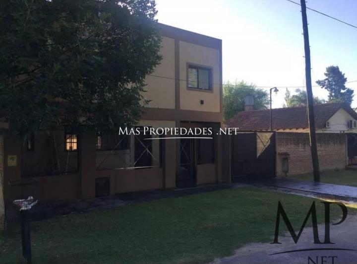 Casa · 180m² · 4 Ambientes · 1 Cochera