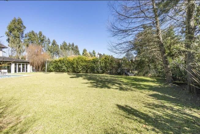 Casa · 220m² · 6 Ambientes