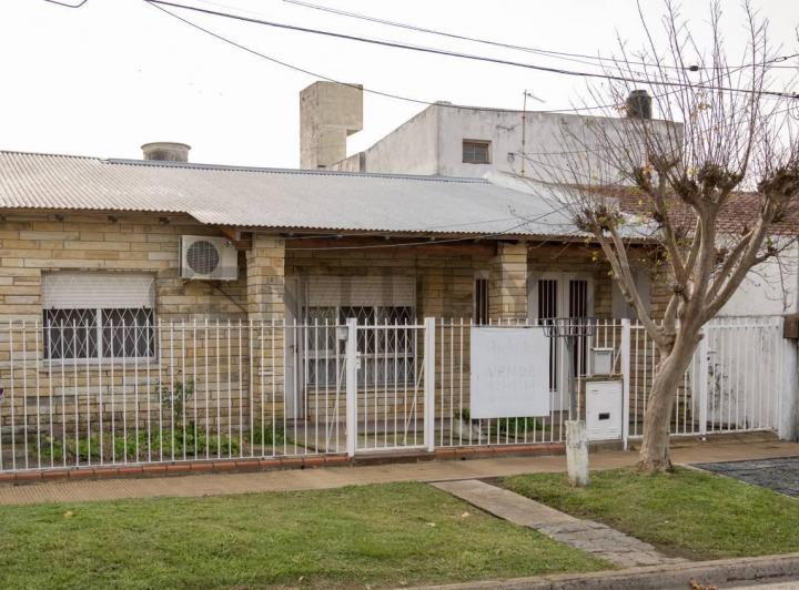 Casa · 100m² · 2 Ambientes · 2 Cocheras